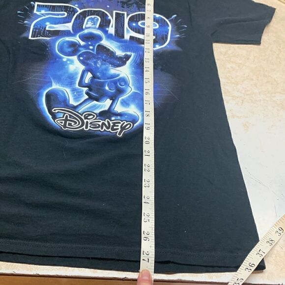 🔥5/20🔥 Disney 2019 Micky T Shirt Sz S - Picture 5 of 6